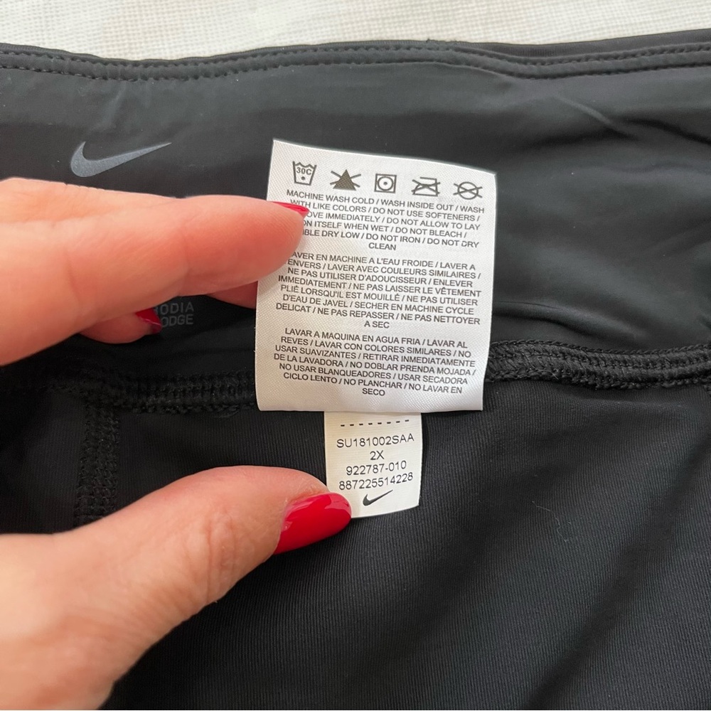Nike Black Women's Leggings Cropped Capri - Picture 12 of 12